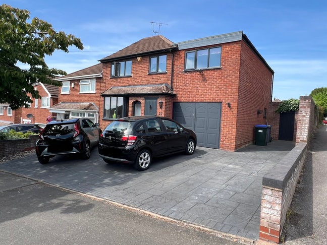 Spacious Double Bedroom in Great Barr with Parking Main Photo