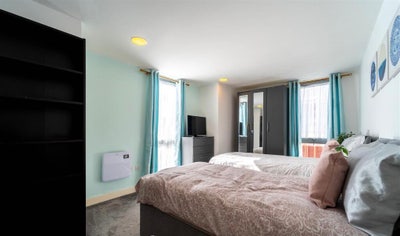 En Suite Double Bedroom in City Centre Main Photo