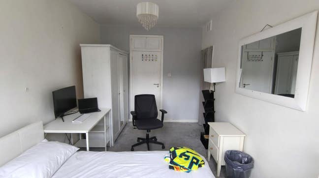 Double bedroom in Charlton Main Photo