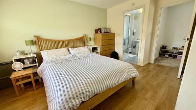 Two Modern Double Rooms in King’s Norton | En-suit Main Photo