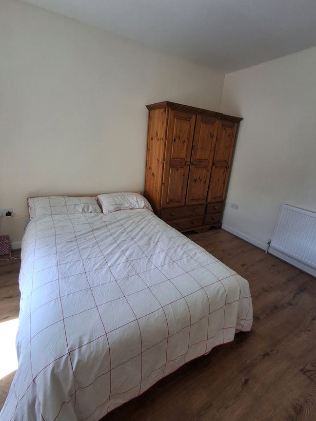 Double room to rent  Main Photo