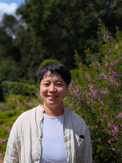 Mature queer professional looking for flatshare Main Photo