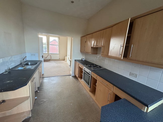 2 Large Double Room+Living Room – Prime Salford  Main Photo