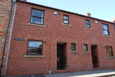 Double room for student in 2 bed house near Cowley Main Photo
