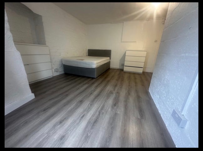  STUDENT  Flat  West  End  -  Kelvingrove  G3   Main Photo
