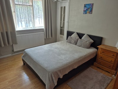 Double room to let Main Photo