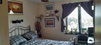Large Bedroom F..F. Top Floor Apartment Room  Main Photo