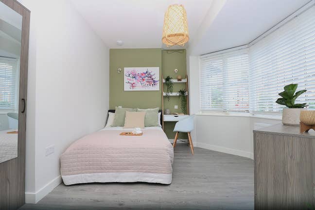 Modern, quiet Ensuite in East Acton Main Photo