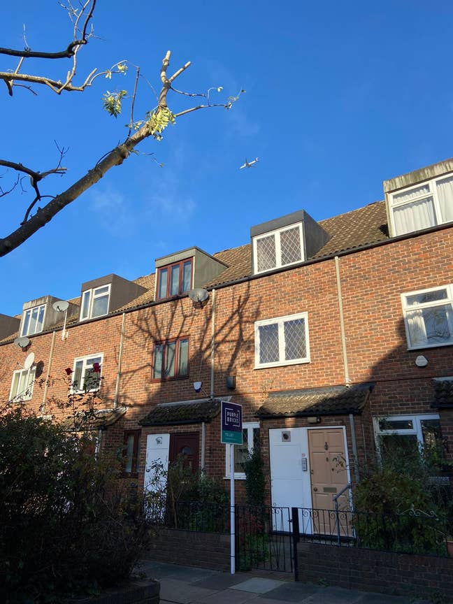 🏡 A Spacious Double Room Available  Main Photo