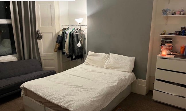 Large Double Room in Hackney Downs/Central : Avail Main Photo