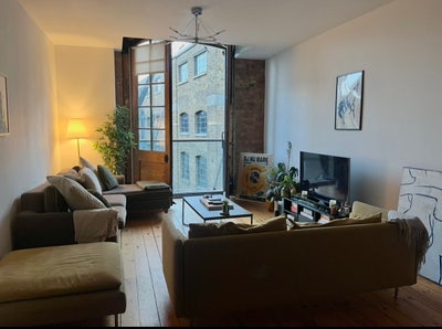 3 bed flat in Aldgate East Main Photo