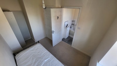 Single Off-Suite Room near Earlstrees Industrial Main Photo