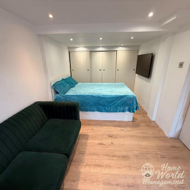  Spacious  Master room in  UB5 🏡
 Main Photo