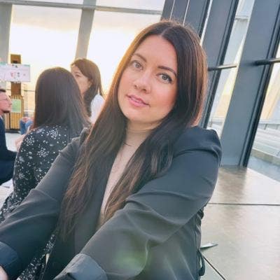 Professional Female seeks a double room Main Photo