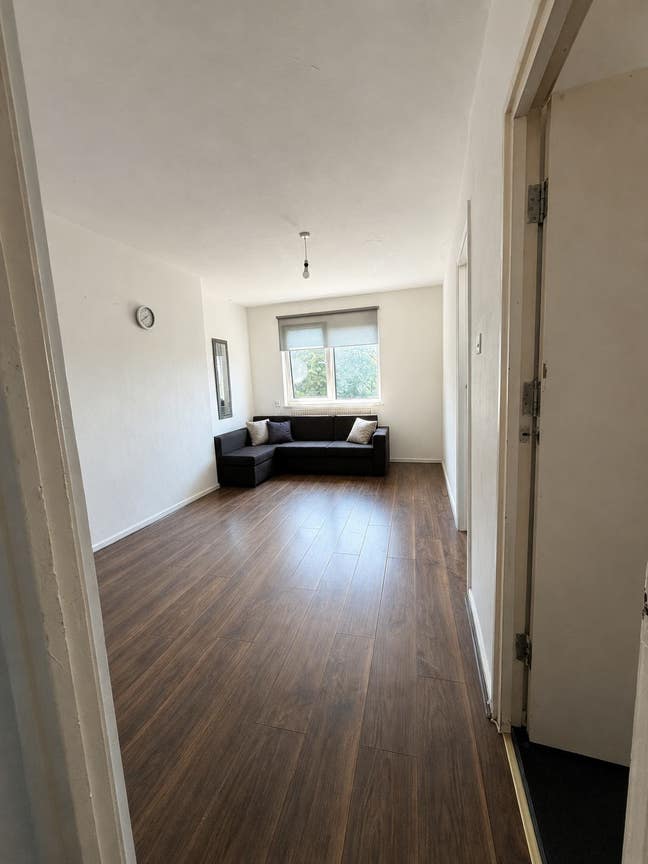 🏠 Bright & Spacious 1-Bedroom Flat Available Main Photo