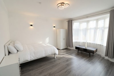 ✨ Spacious Living in Streatham Hill - September ✨ Main Photo