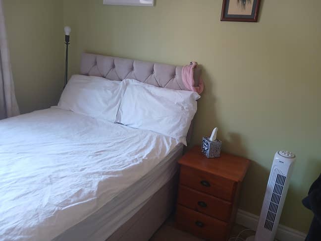 Room close to Egham High Street  Main Photo