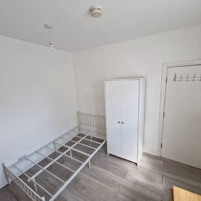 Cosy double room to Let near UoM & hospital  Main Photo