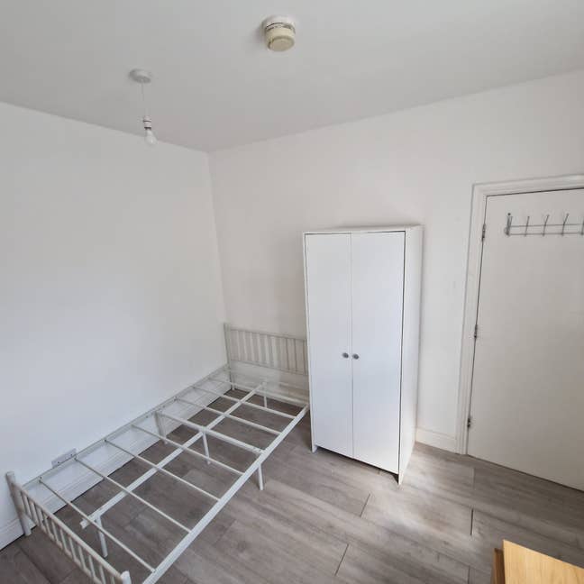 Cosy double room to Let near UoM & hospital  Main Photo