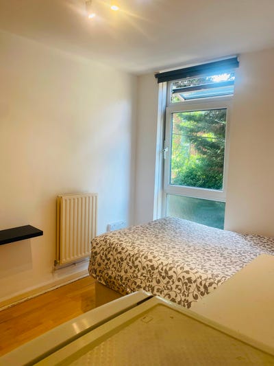 Spacious Double Room-NW8 0BL Main Photo