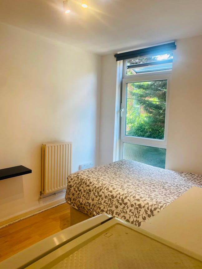Spacious Double Room-NW8 0BL Main Photo
