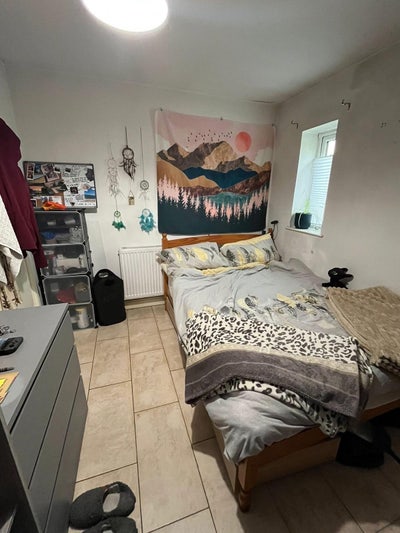 Spacious ground floor room to rent  Main Photo