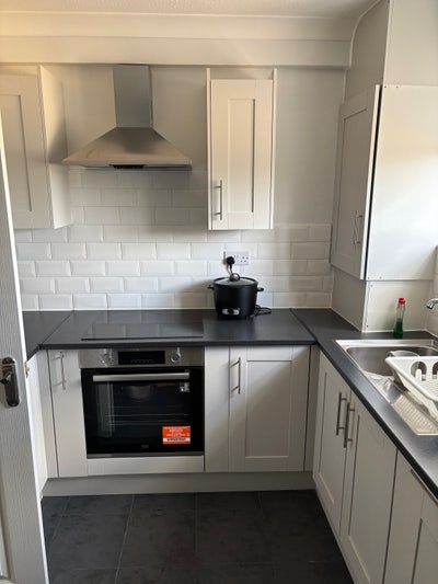 Double room available for rent in Edmonton, N9 Main Photo