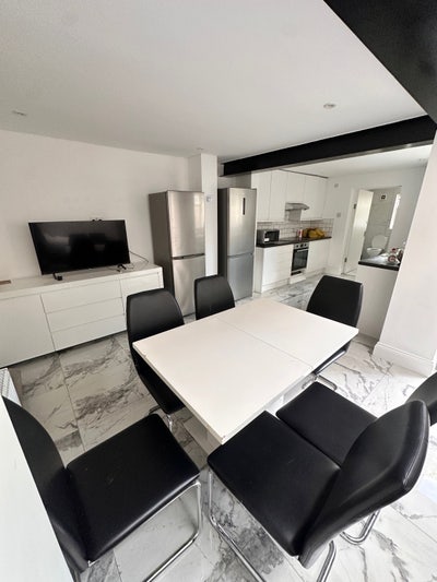 Room to let in Wood Green Main Photo