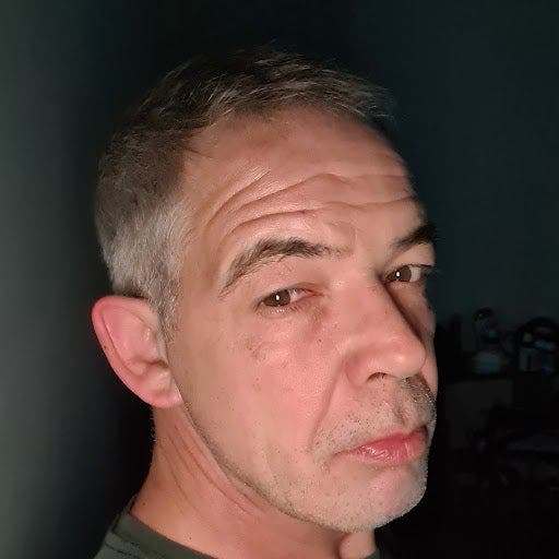 Professional Male seeks a double room Main Photo