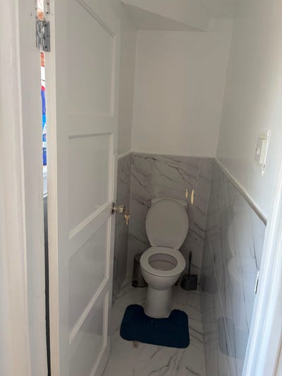 Self contained room with personal toilet  Main Photo