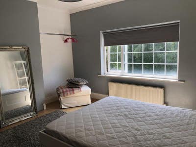 Double Bedroom in Spacious Home Share Main Photo