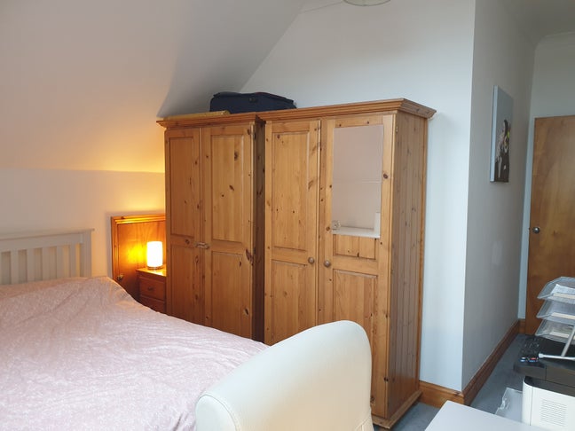 Large Double En-Suite Room Fully Furnished Main Photo