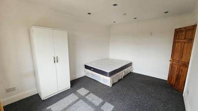 Spacious Master Double Room Available – HA9 8RY Main Photo