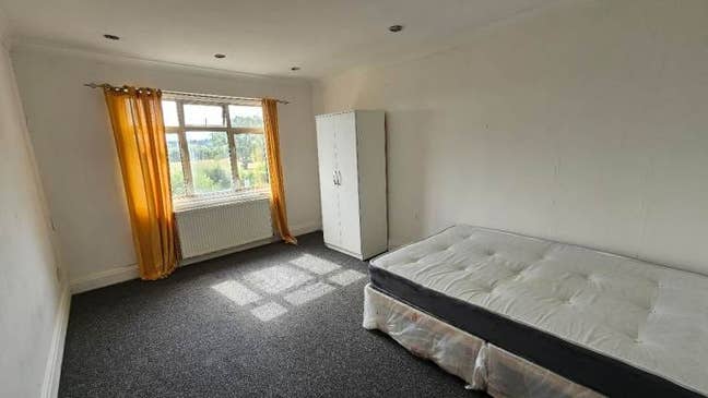 Spacious Master Double Rooms Available – HA9 8RY Main Photo