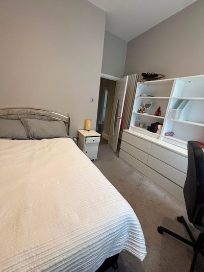 Modern upgraded tenement shared flat Main Photo