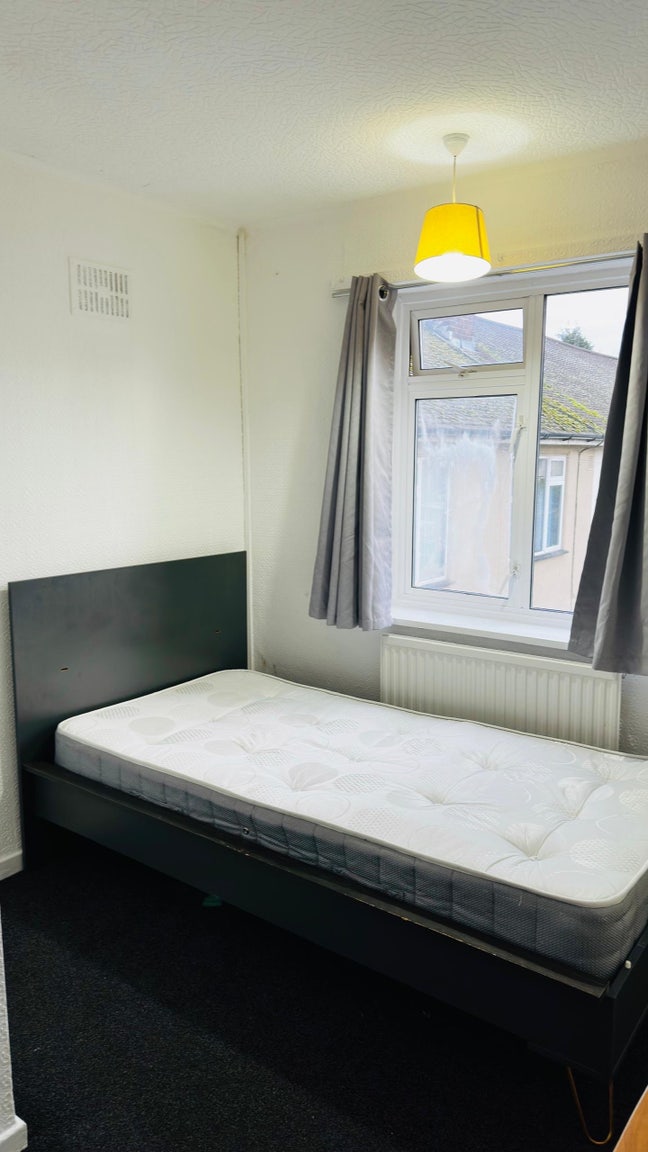 A Shared room Main Photo