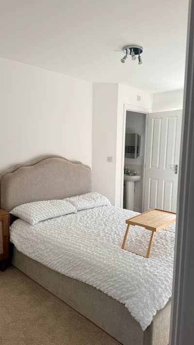 Double Room with Private Ensuite – Bills Included Main Photo