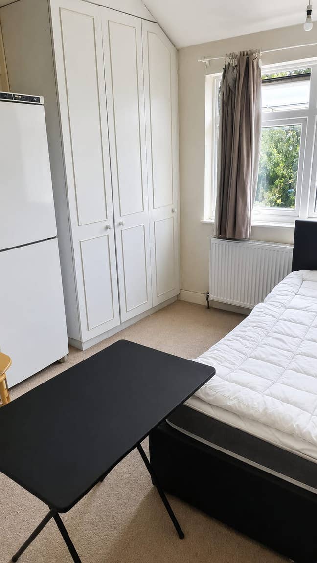 2 Double Room To Let – Southwood Road, London SE9 Main Photo