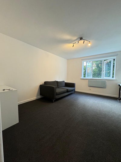     Lovely Double Room – Bills Included Main Photo