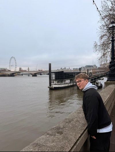 Clean, Friendly Professional Seeking Flatmate Main Photo