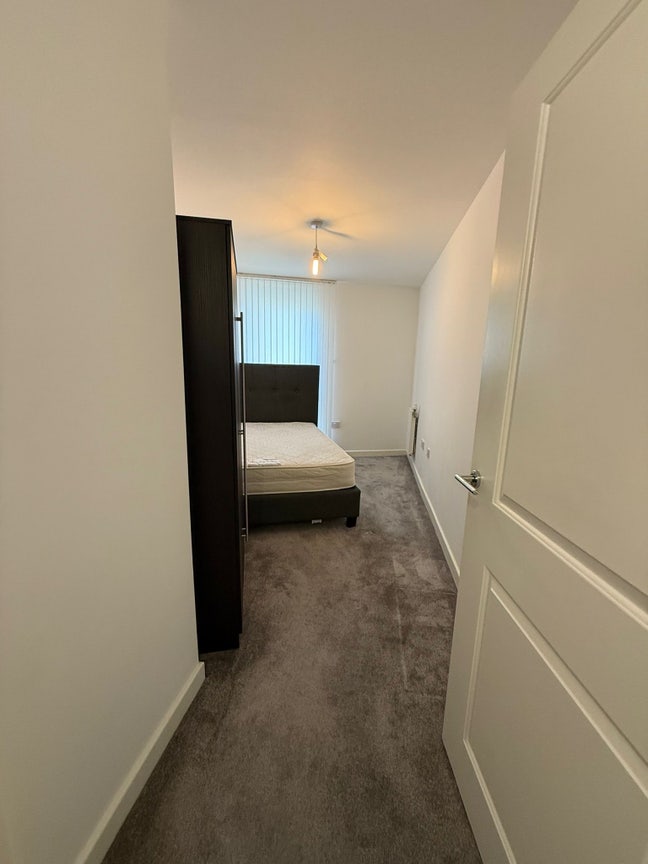 Bright double room available in Canary Wharf Main Photo