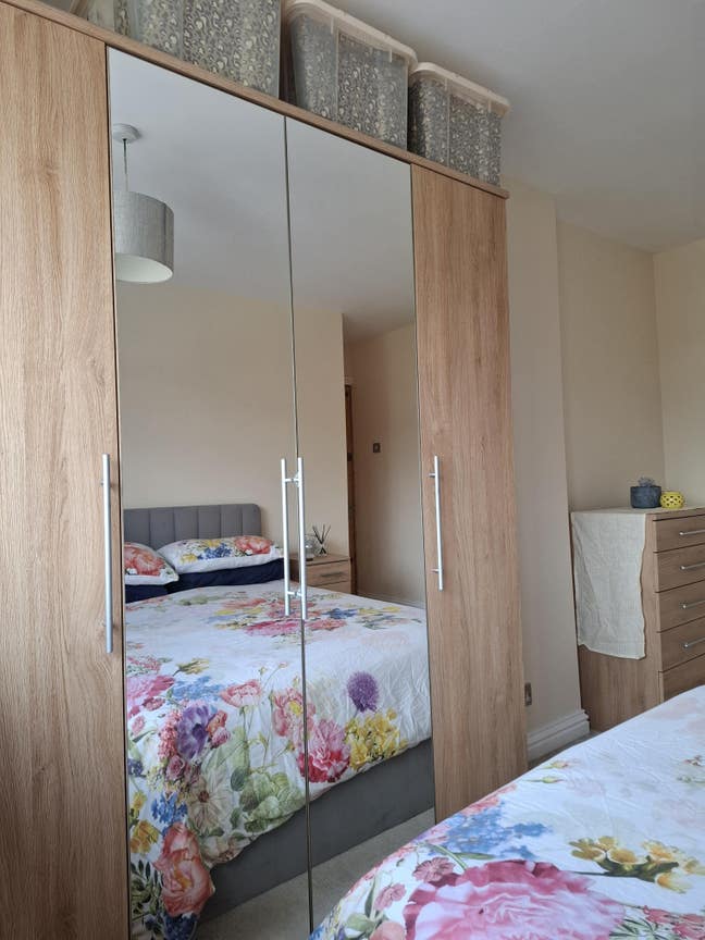Double room in a calm and relaxing house share. Main Photo