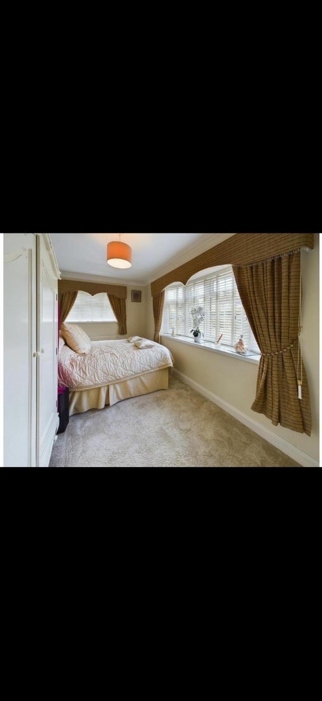 Room available for rent in a shared house Main Photo