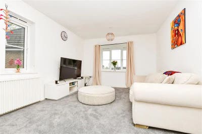 Rooms in apartment in Earlswood/Redhill, Surrey Main Photo