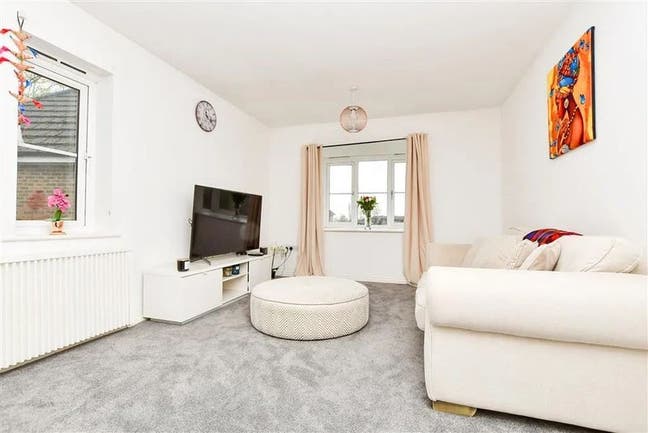 Rooms in apartment in Earlswood/Redhill, Surrey Main Photo