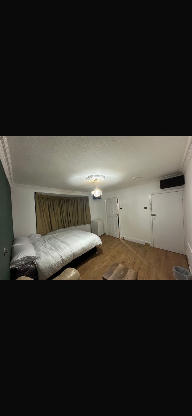 Double Room available in RM6 4NL Main Photo