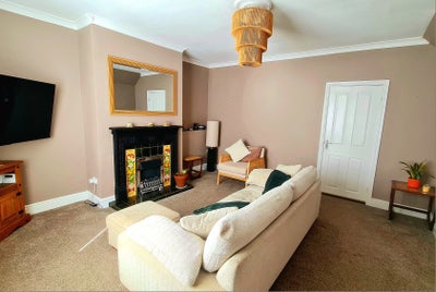 Lovely spacious Double & Single Rooms Main Photo