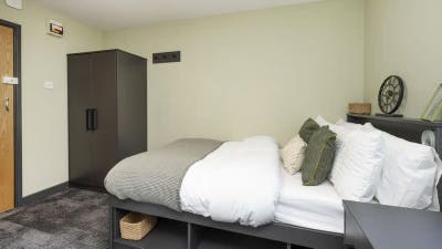 &pound;230 a week (all bills & WiFi included) Dean House Main Photo