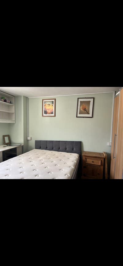 Large single room is available near brighton pier Main Photo
