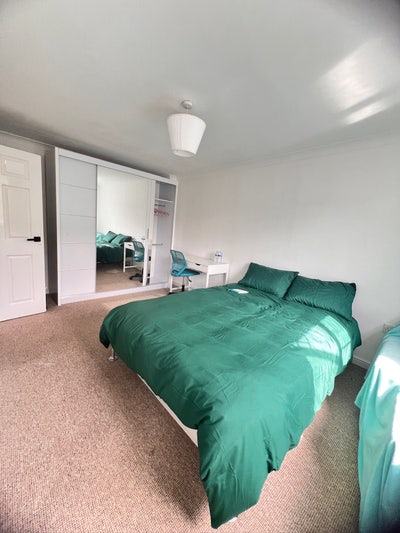 Whole Property Only – Large House in gateshead Main Photo
